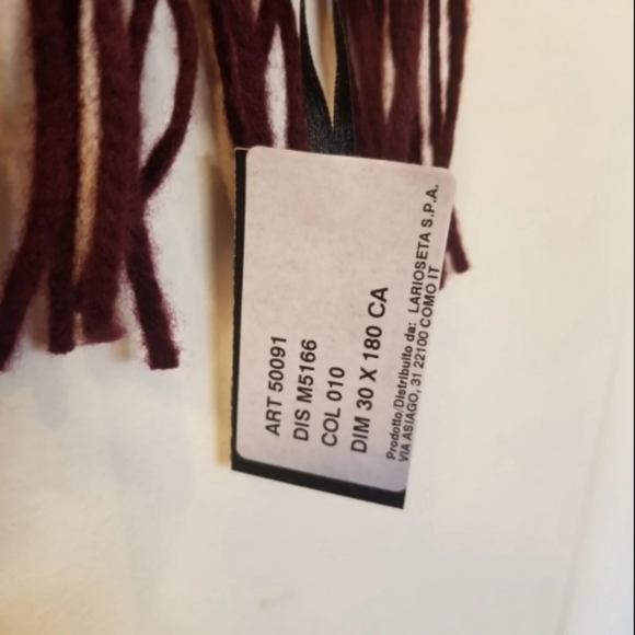 NWT Moschino Unisex Teddy Bear Scarf with fringe in Burgundy - Picture 4 of 6